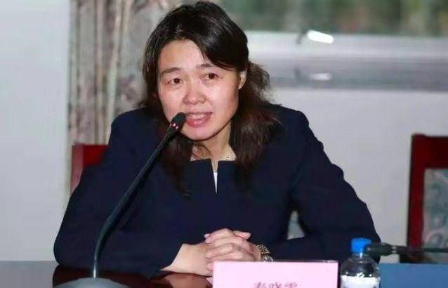 但人们讨论得热热闹闹，明星片酬也涨得轰轰烈烈。