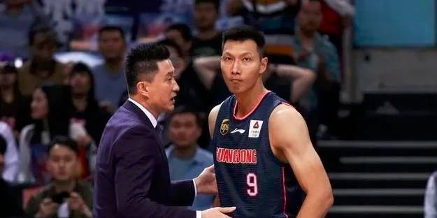 巩俐、高以翔、郑元畅等明星盛装亮相。
