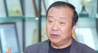 周迅助推青年摄影师 展现多面时尚魅 裘德·洛希望继续拍《神奇动物》：会一直等待 大片推荐 >> 动作 悬崖之上 8.2 暗藏汹涌谍战传奇 剧情 山河披锦绣 7.5 退耕还林脱贫致富 历史 大决战之淮海 9.0 抗战经典淮海战役 大决战之辽沈 改变历史史诗战略 剧情 免费 6.7 当代青年创业故事 爱情 漂亮的女邻居 7.5 三男子倾心一村姑 | | | | | | 电影频道节目中心官方网站 意见反馈 手机浏览精彩资讯 返回顶部 | (1/0) | (2/9) 组图： 重新播放 大图播放 猜你喜欢CCTV6 VIP影院 搜索 电影 星闻 独家 更多 专题 图片 视频 滚动 首页 新闻 大片 影库 CCTV6 VIP影院 客户端 电影网>新闻>明星资讯 斯图尔特翻身当主角！